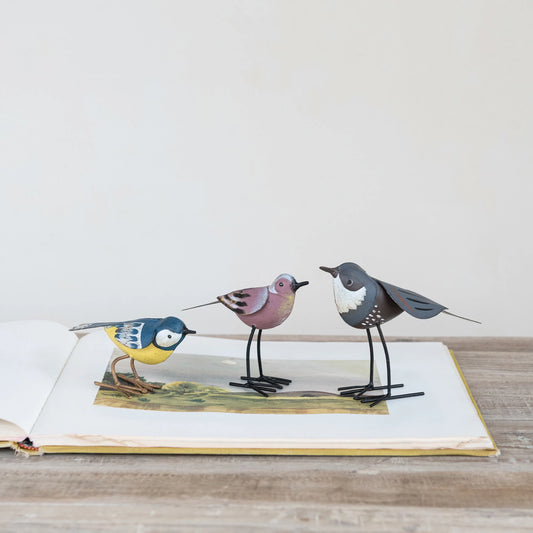 Pajarito metálico pintado